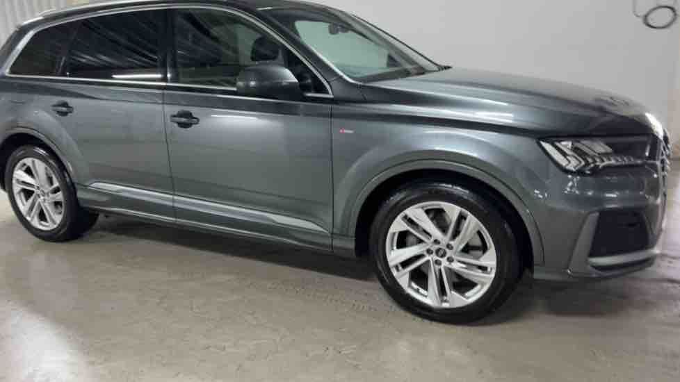 More views of Audi Q7