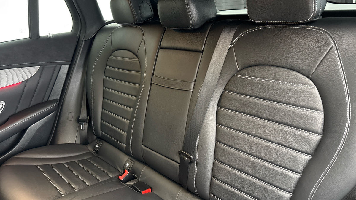 Mercedes-Benz EQC Image 8