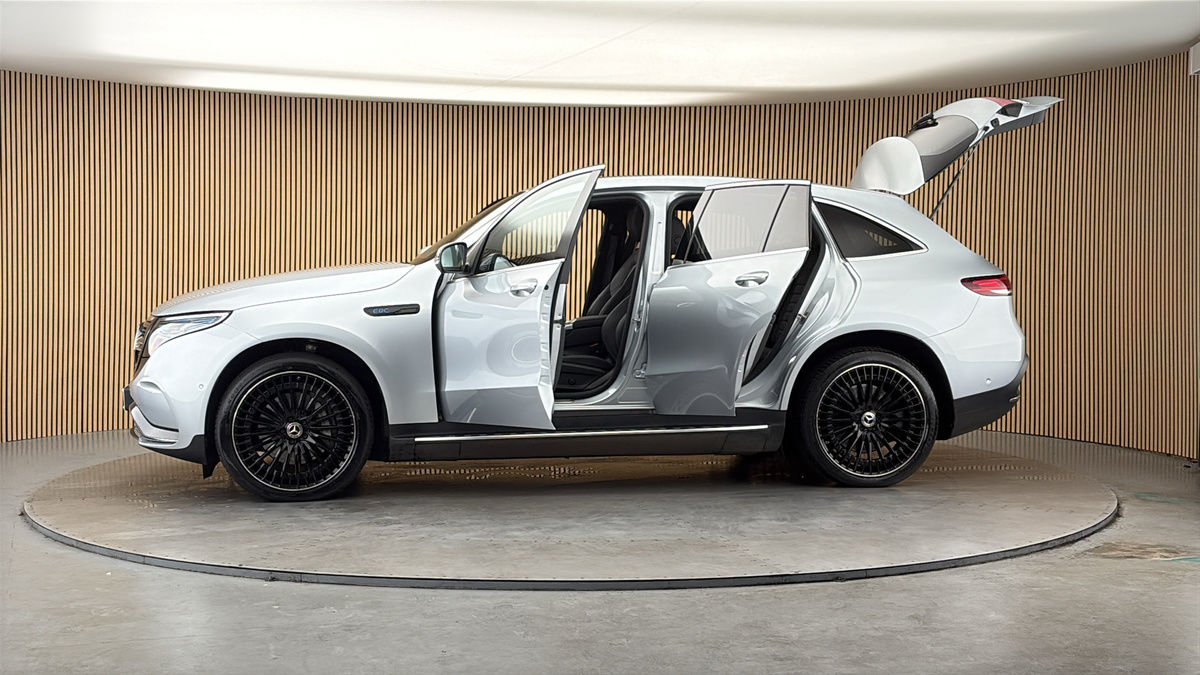 More views of Mercedes-Benz EQC