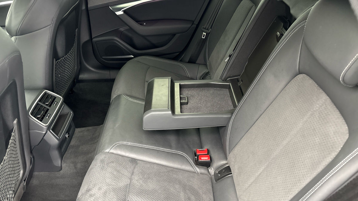 Audi A6 Avant Image 9