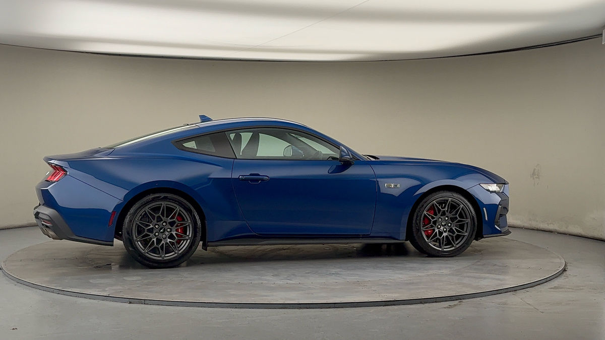 More views of Ford Mustang