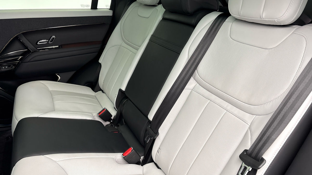 Land Rover Range Rover Sport Image 8