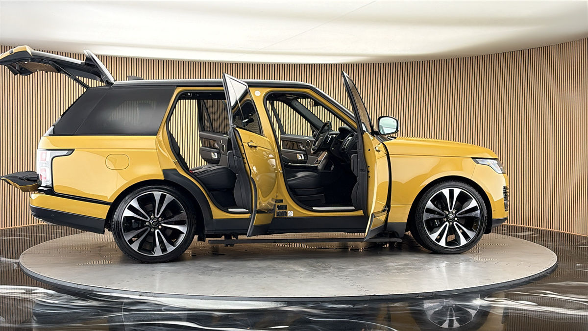 More views of Land Rover Range Rover