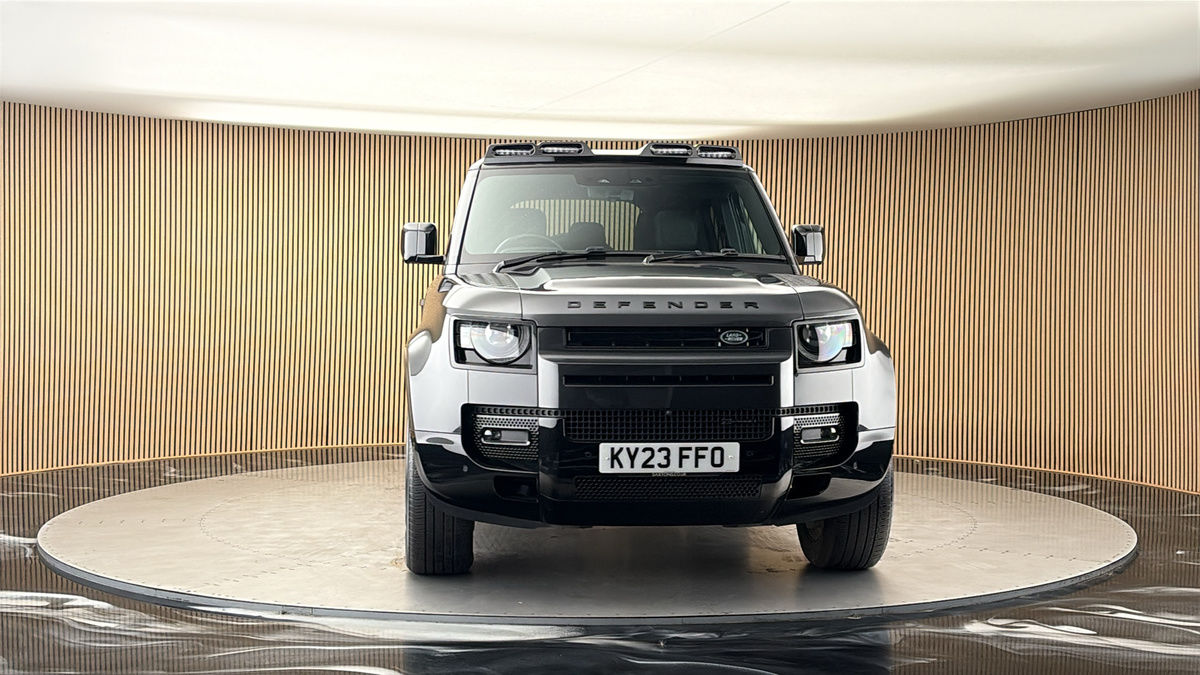 More views of Land Rover Defender 110