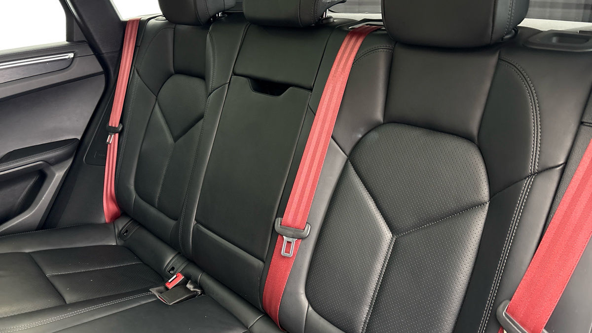 Porsche Macan Image 8