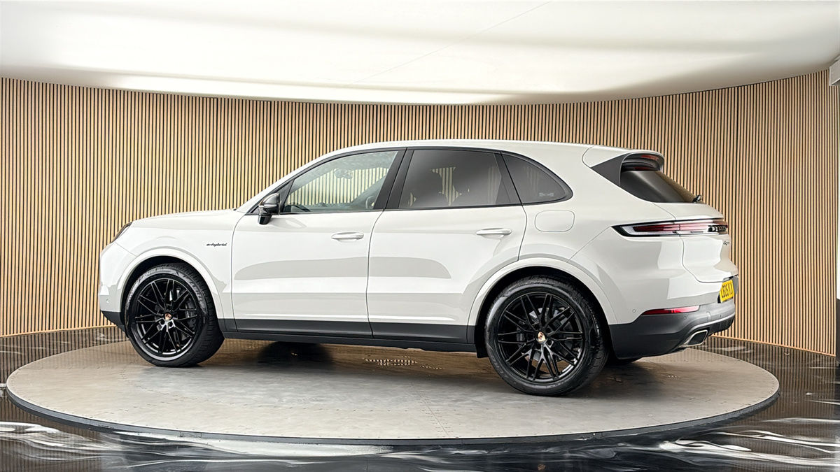More views of Porsche Cayenne