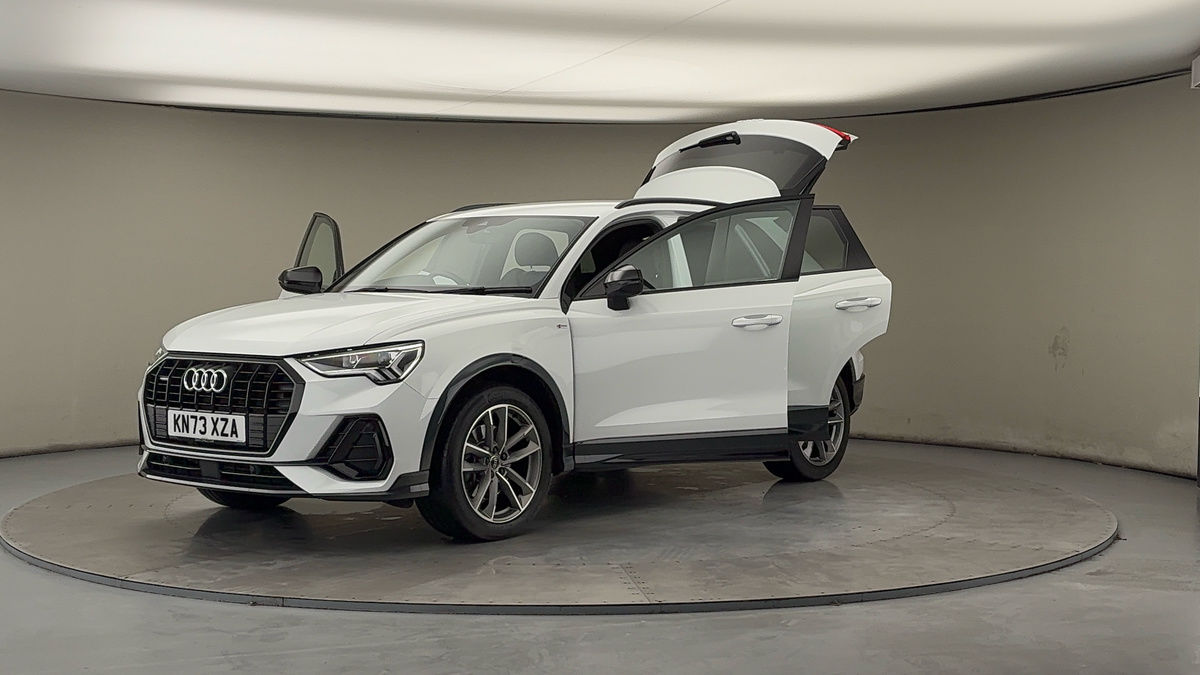 More views of Audi Q3