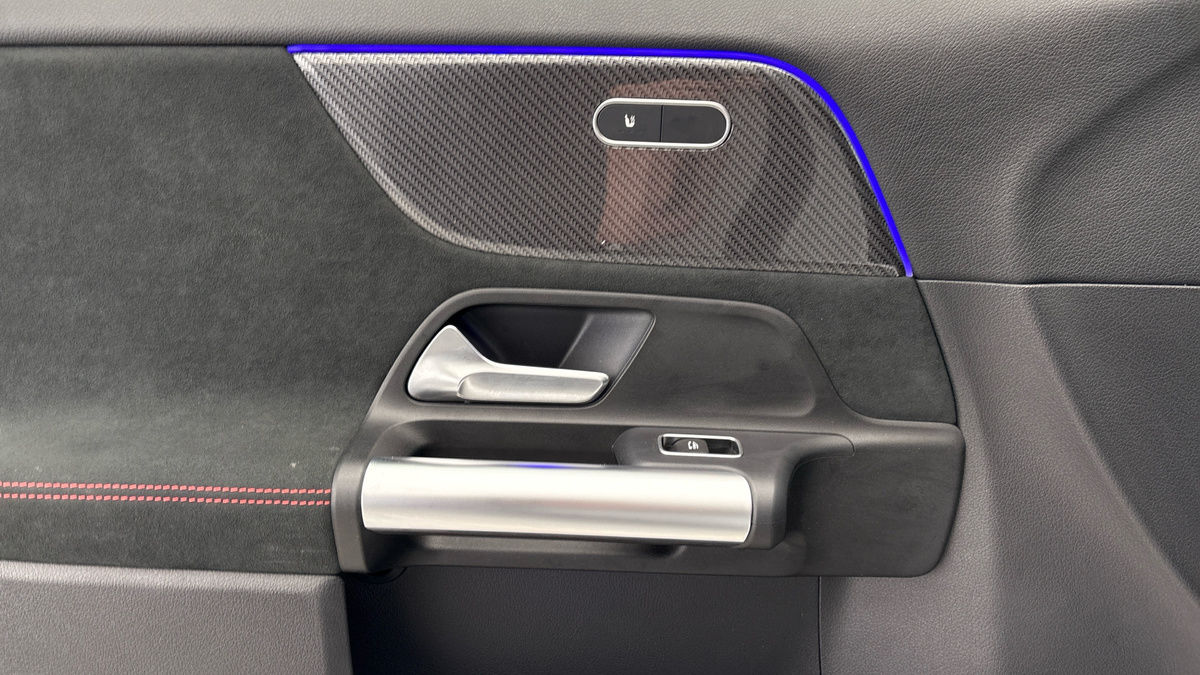 Mercedes-Benz GLA Image 19