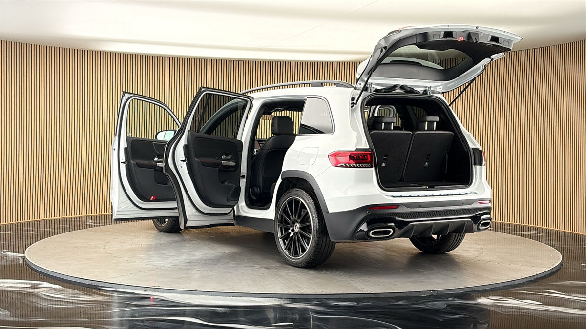 Mercedes-Benz GLB Image 23