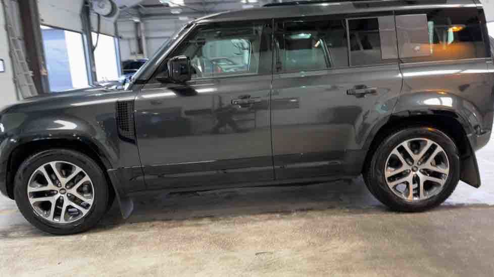 More views of Land Rover Defender 110
