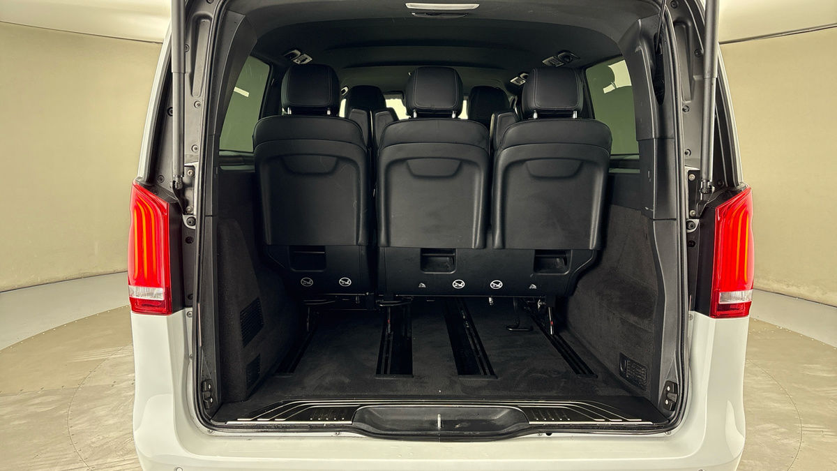 Mercedes-Benz V Class Image 11