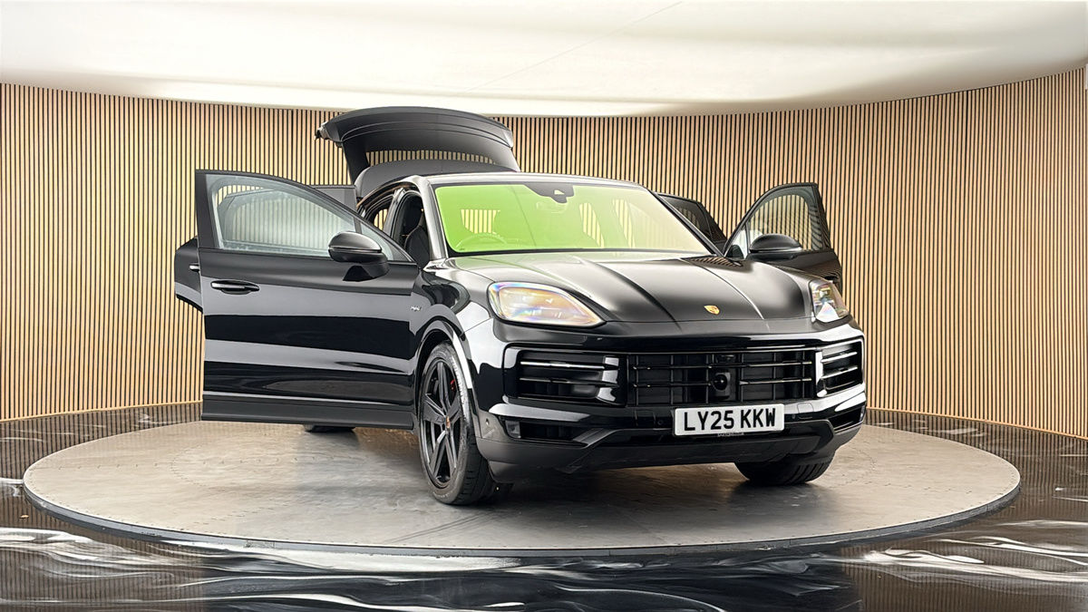 More views of Porsche Cayenne
