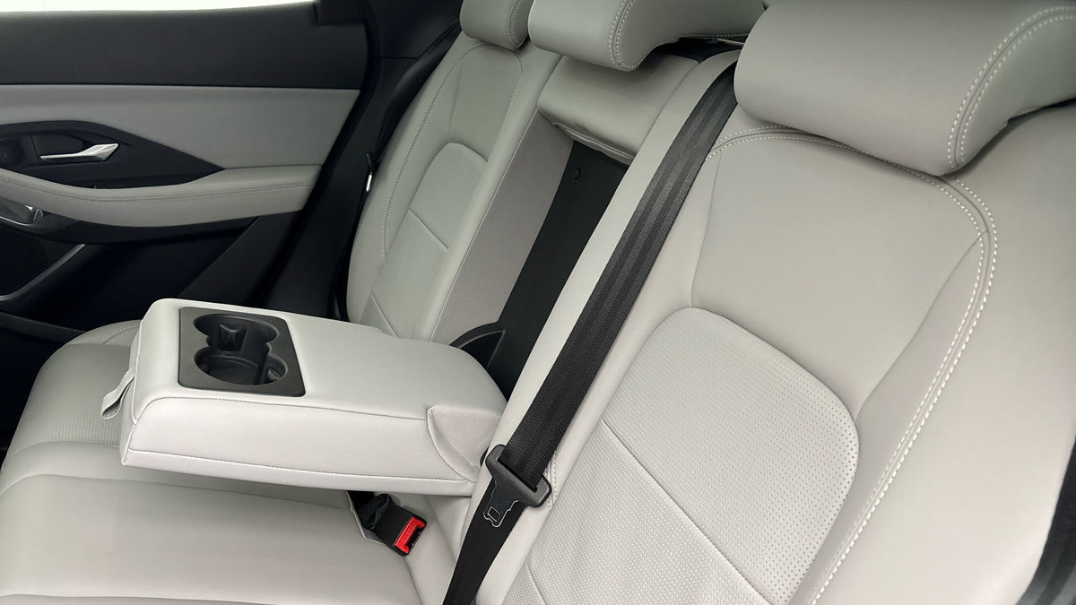 Jaguar E-PACE Image 9