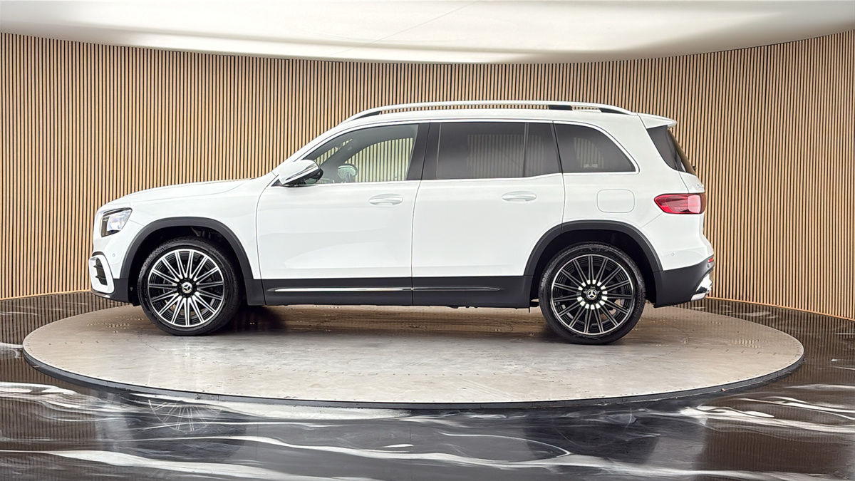 Mercedes-Benz GLB Image 15