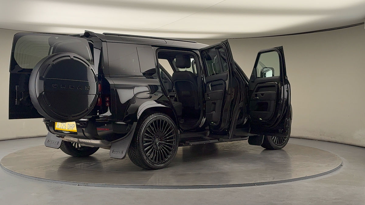 More views of Land Rover Defender 110