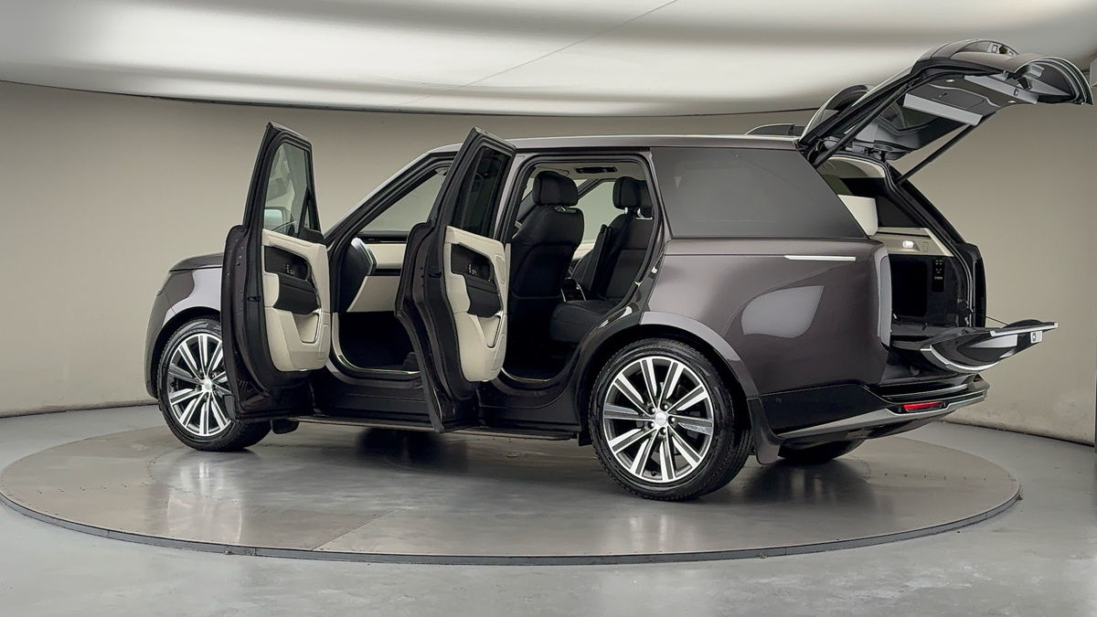 More views of Land Rover Range Rover