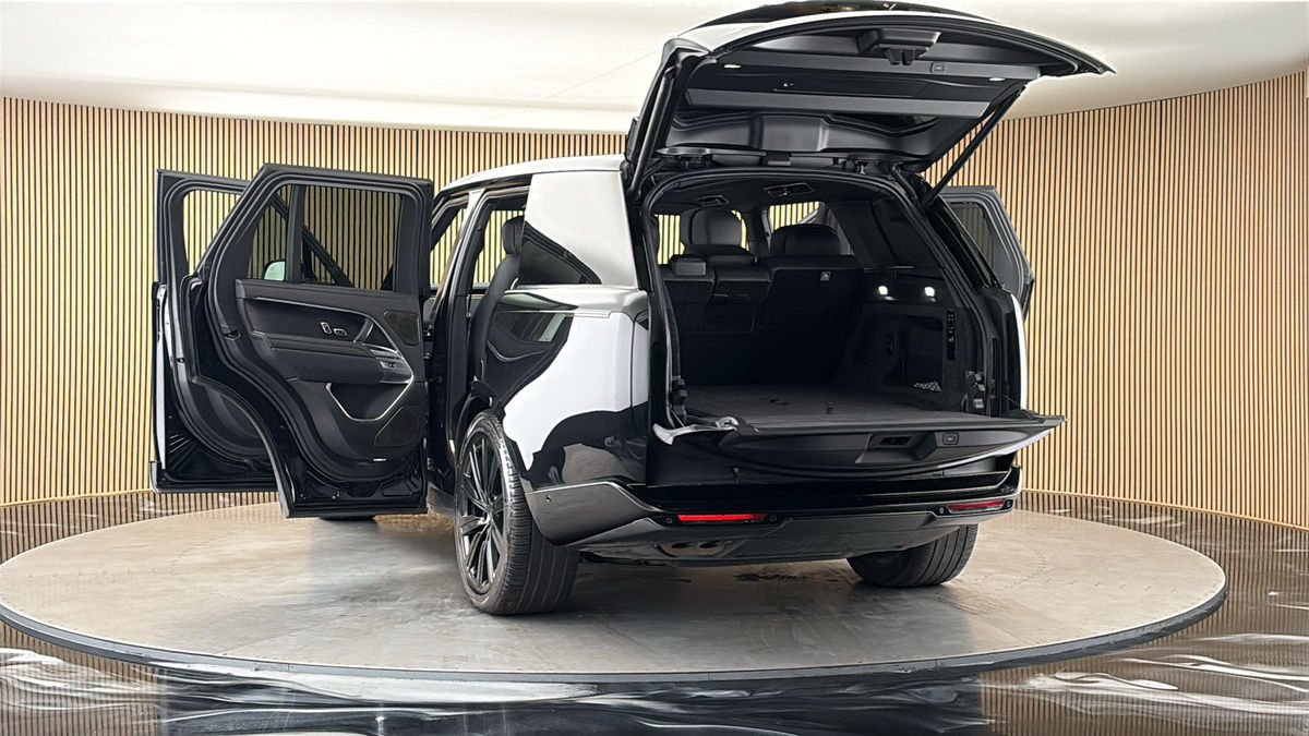 More views of Land Rover Range Rover
