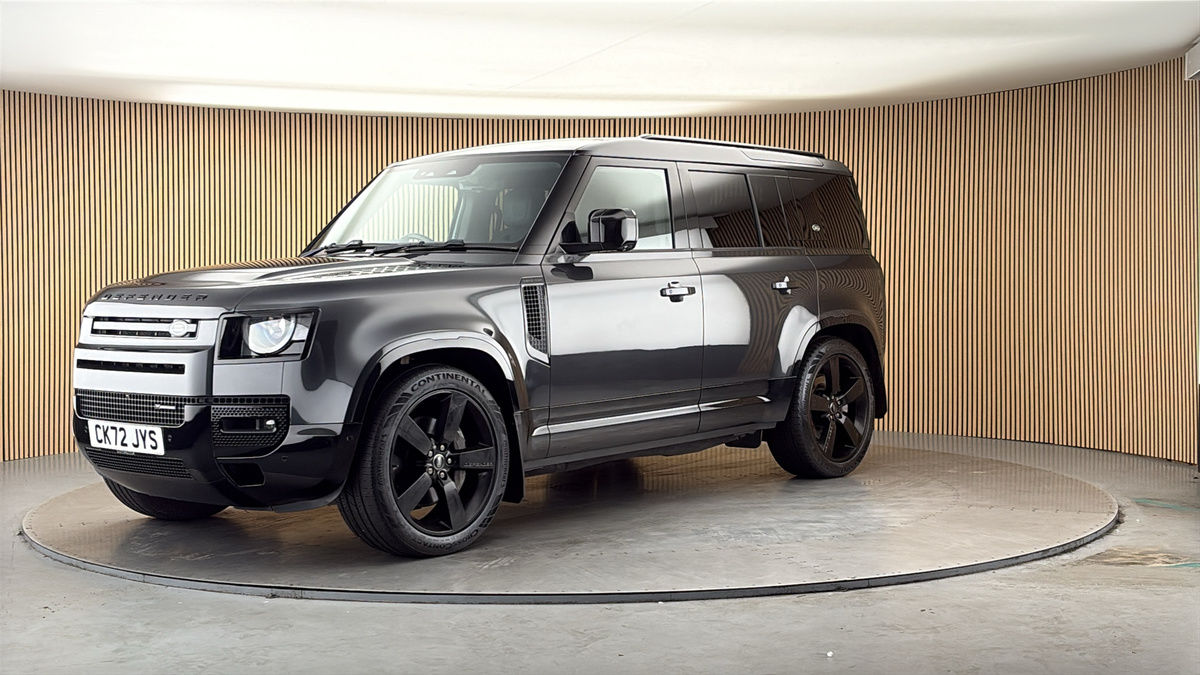 Land Rover Defender 110 Image 20