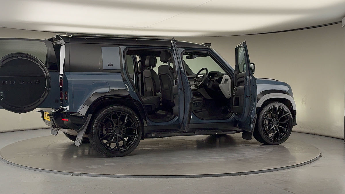 More views of Land Rover Defender 110