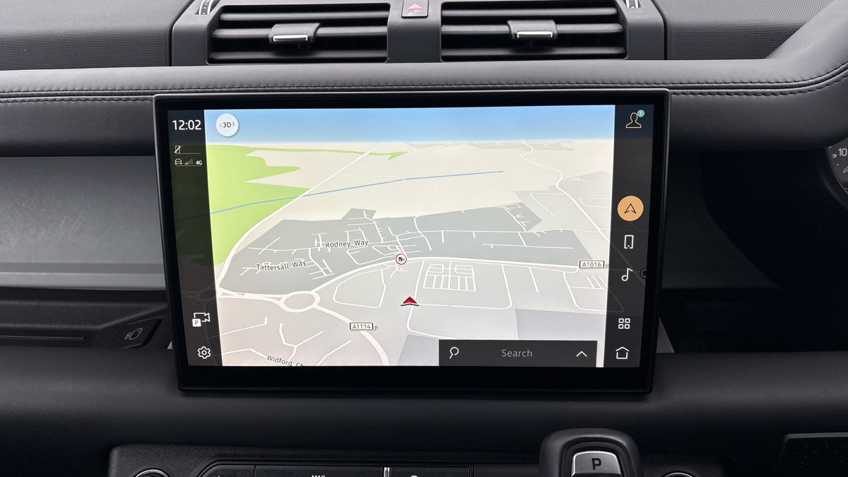 Land Rover Defender 130 Image 17