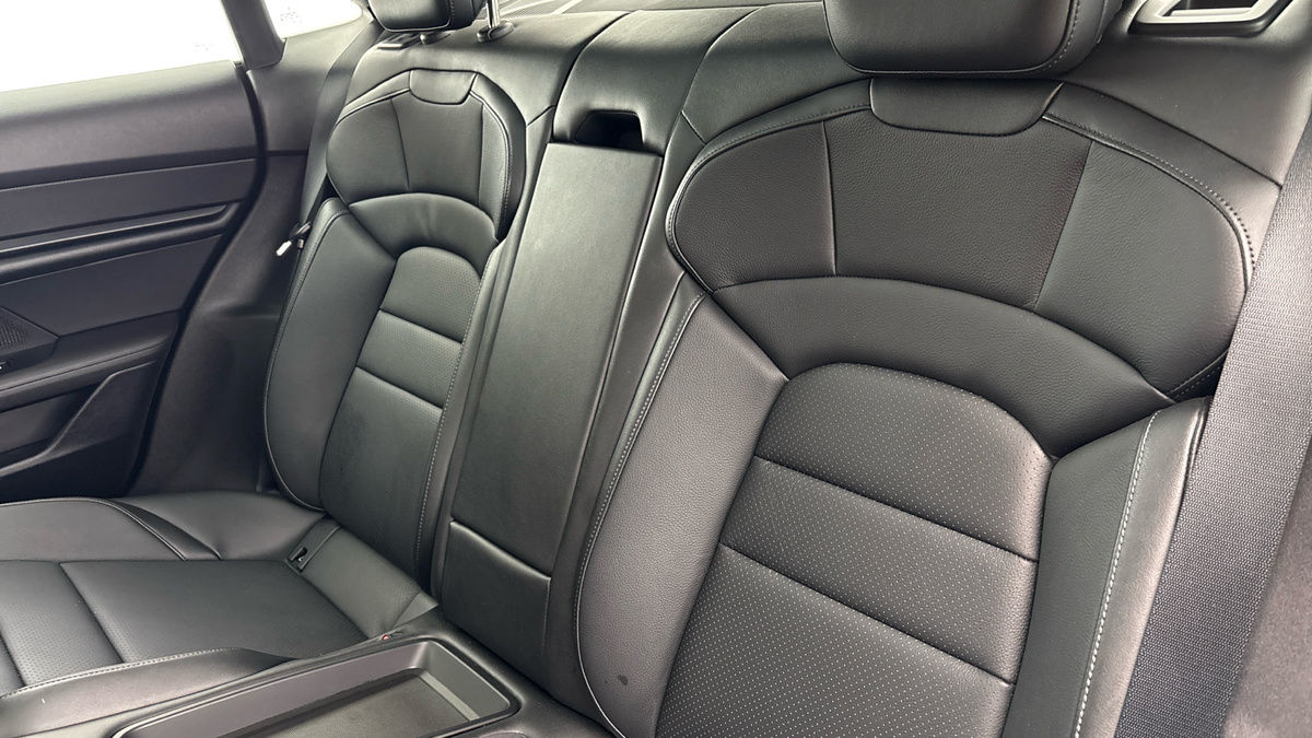 Porsche Taycan Image 8