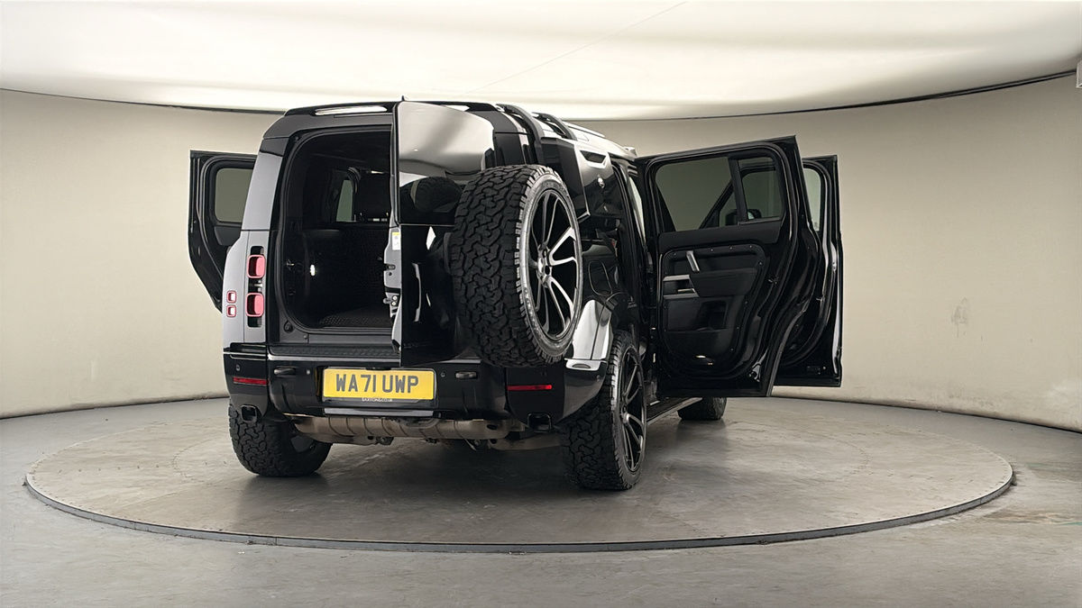 More views of Land Rover Defender 110