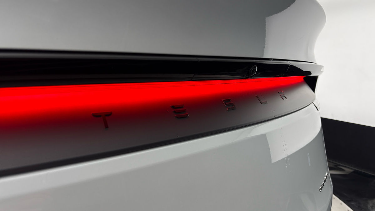 Tesla Model Y Image 24