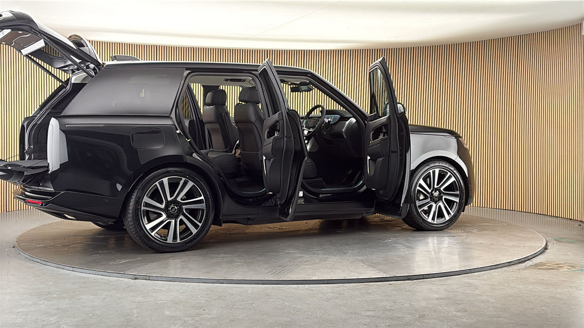 More views of Land Rover Range Rover