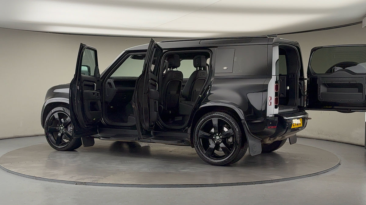 More views of Land Rover Defender 110