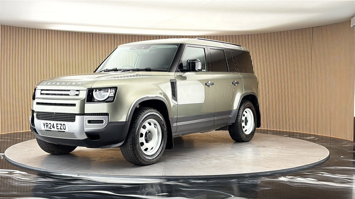 More views of Land Rover Defender 110