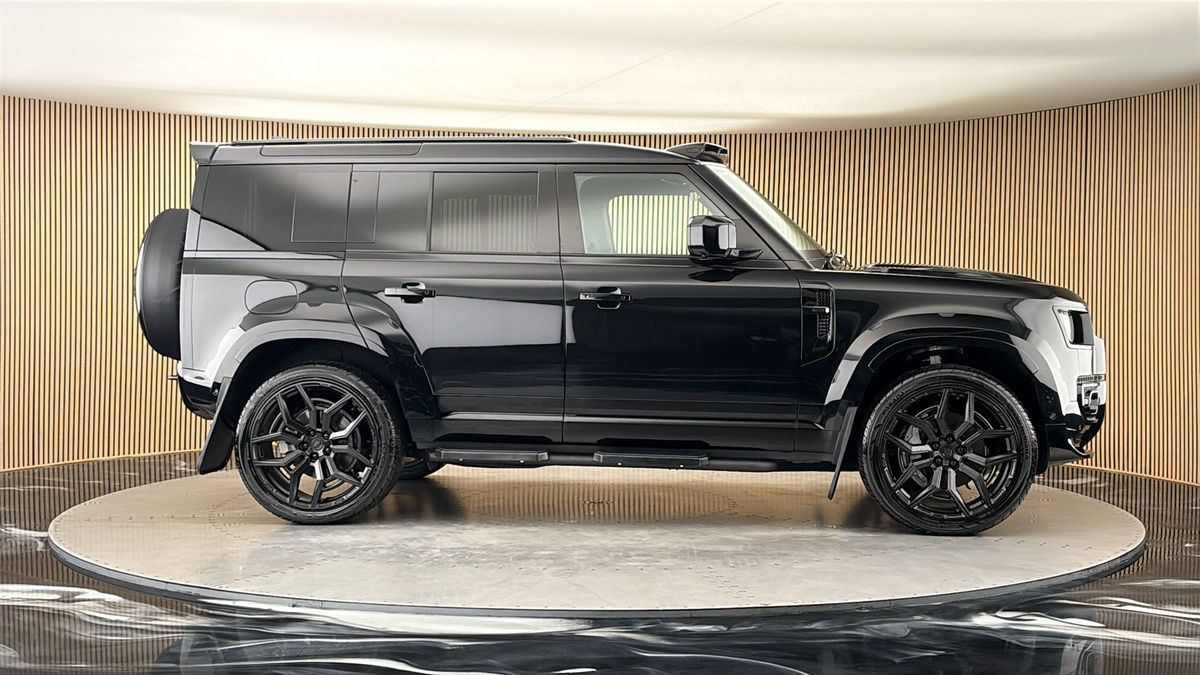 More views of Land Rover Defender 110
