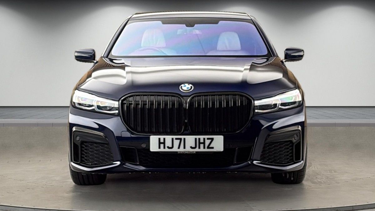 BMW 7 Series Image 3