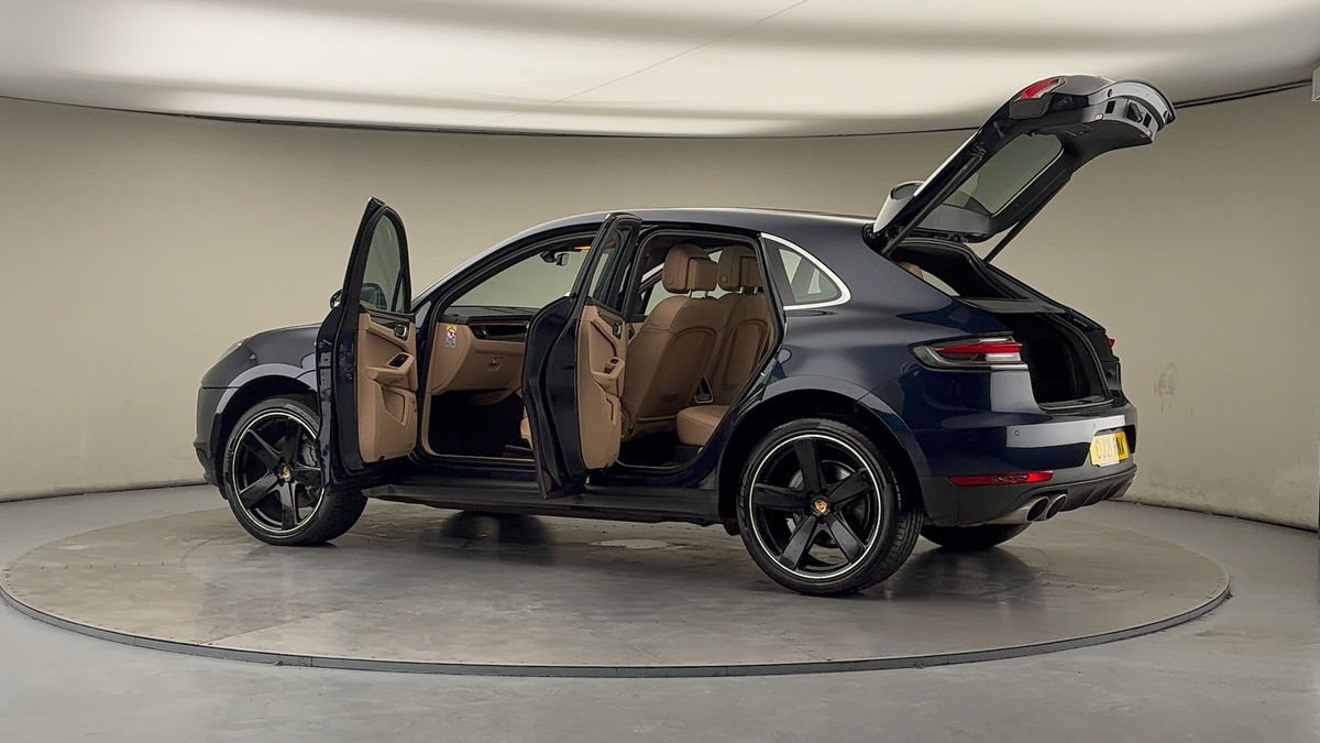 More views of Porsche Macan