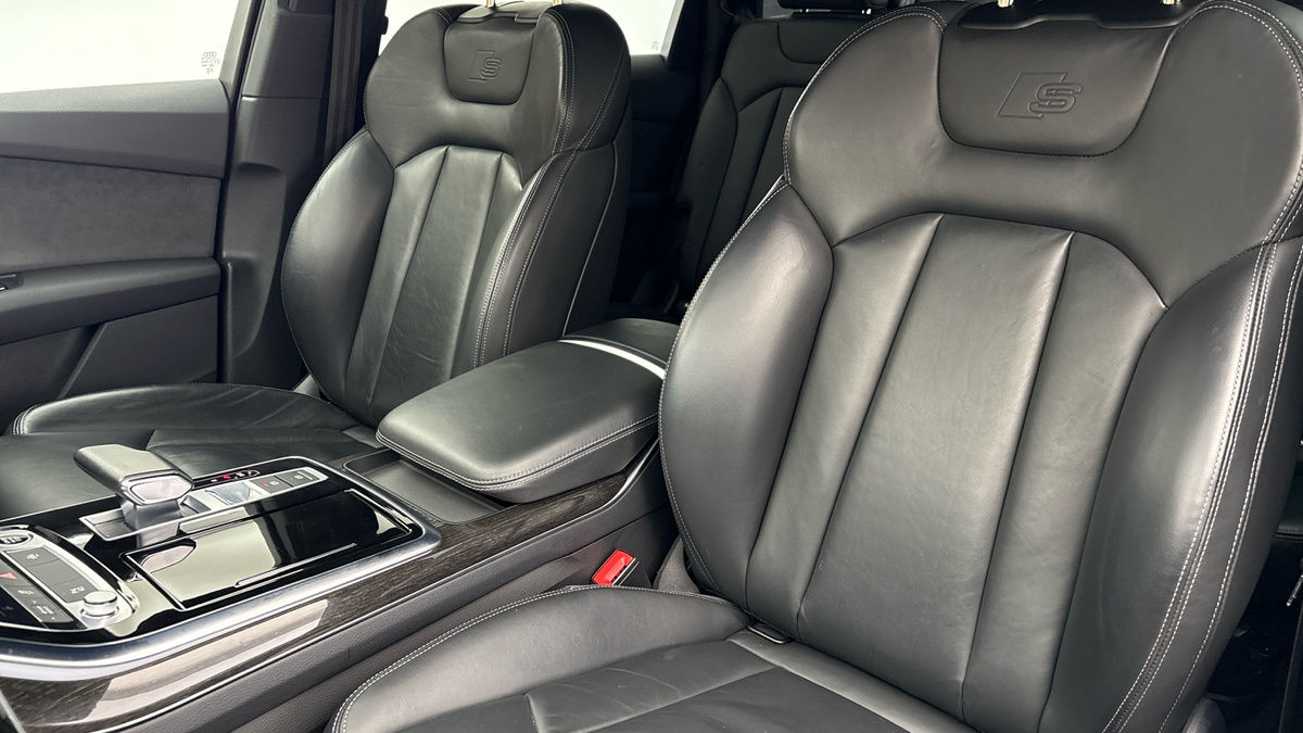 Audi Q7 Image 7