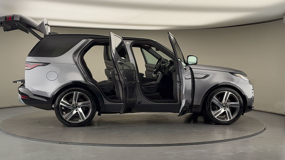 More views of Land Rover Discovery