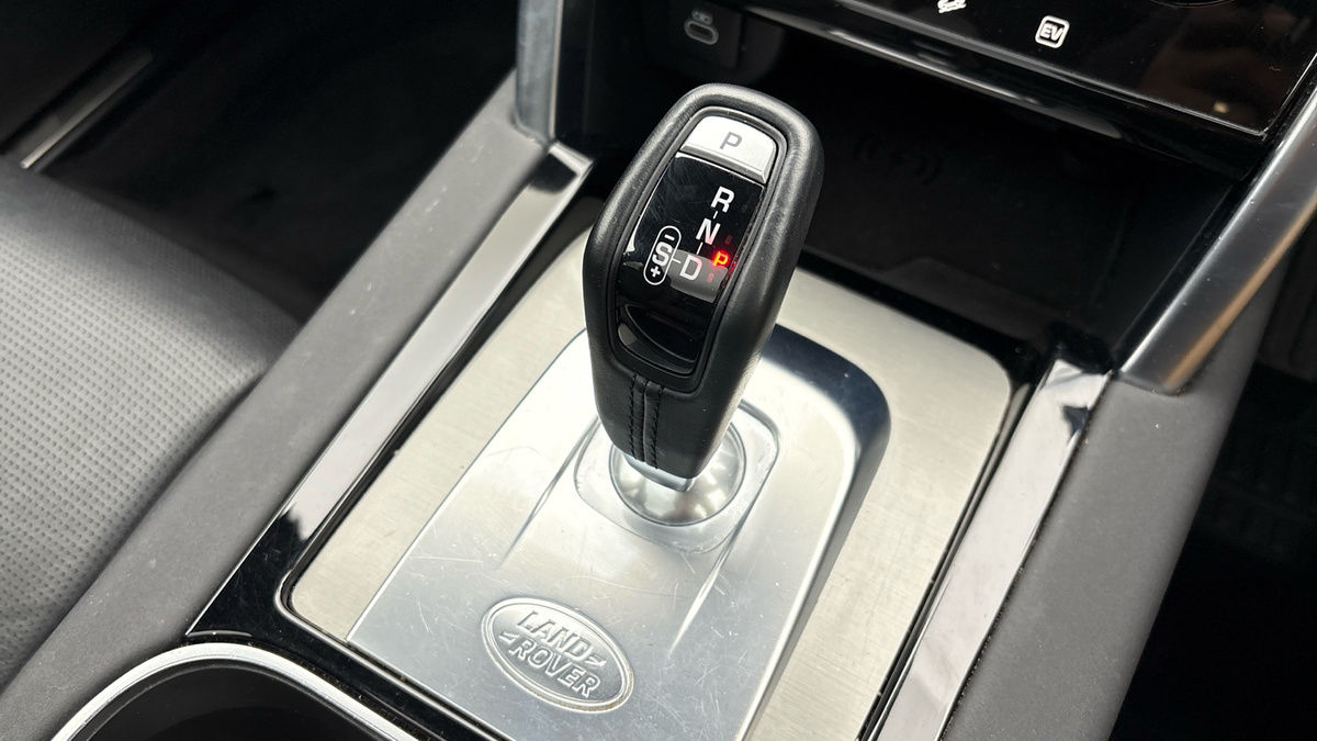 Land Rover Discovery Sport Image 25