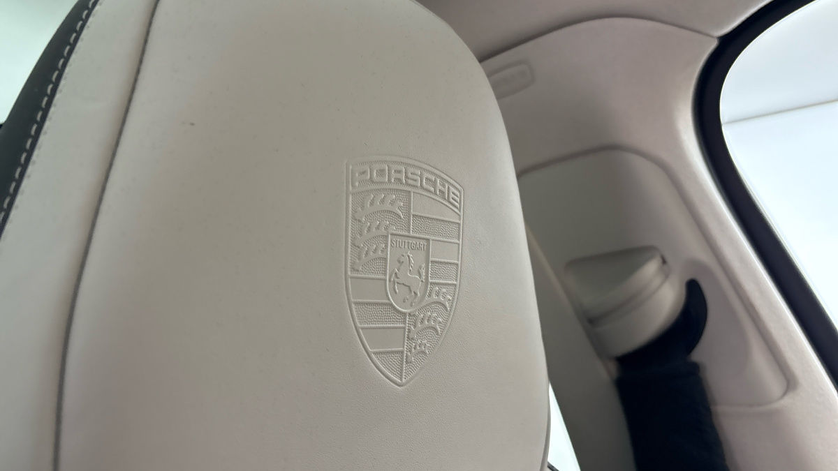 Porsche Cayenne Image 38