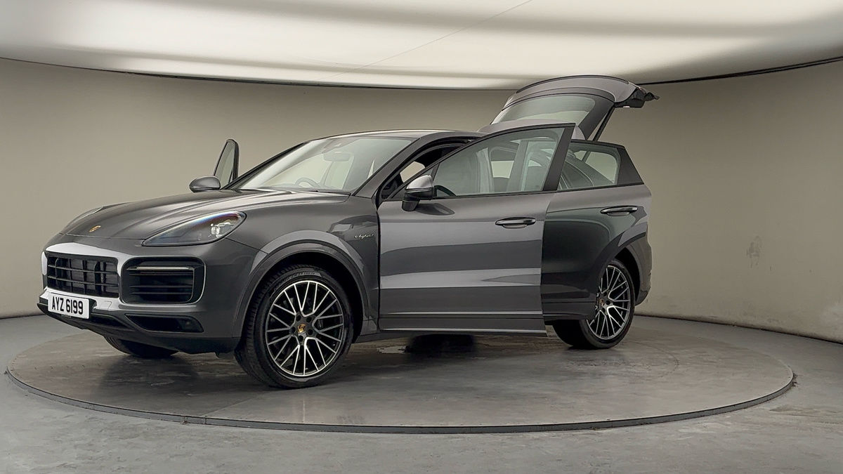Porsche Cayenne Image 22