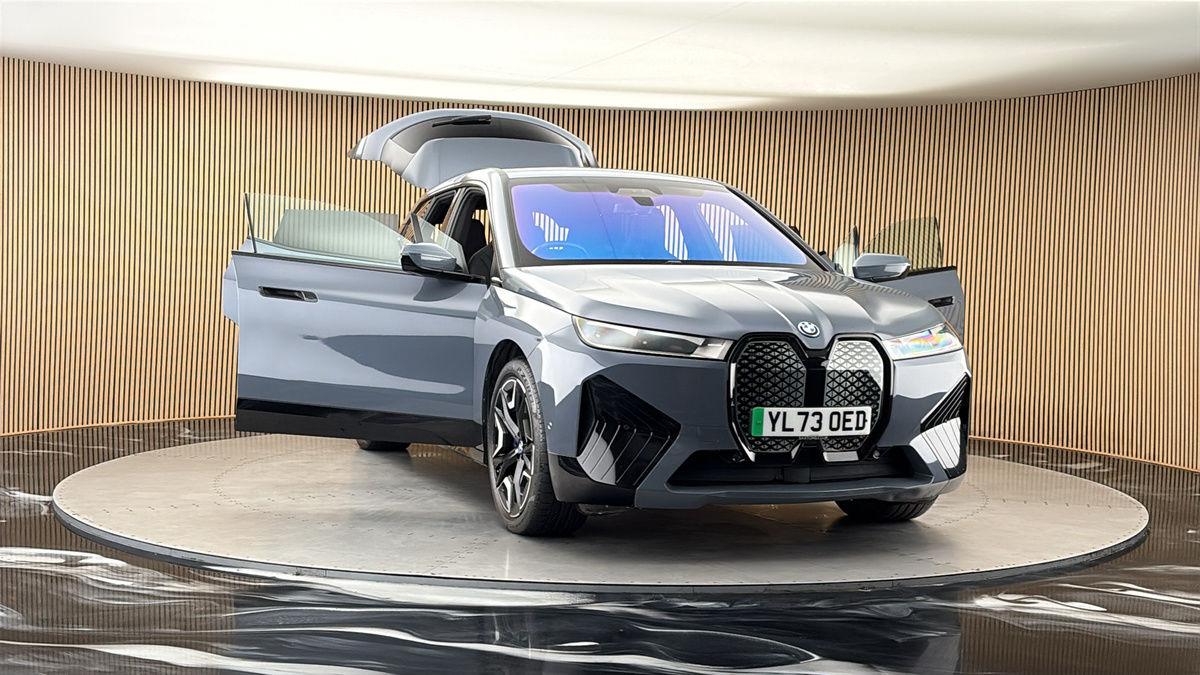 More views of BMW iX