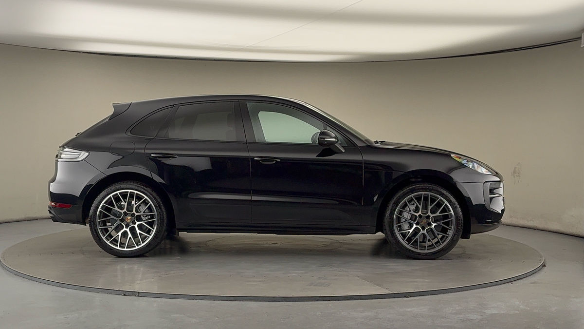 Porsche Macan Image 16