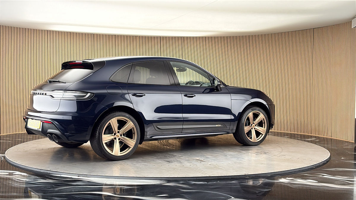 More views of Porsche Macan