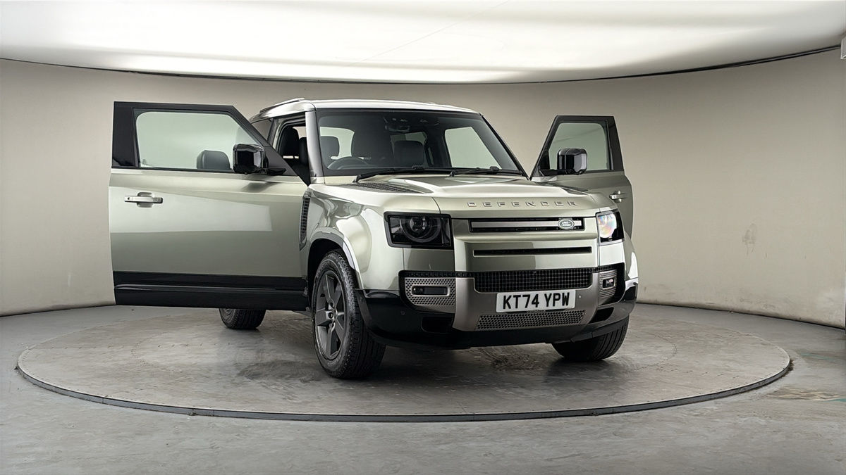 More views of Land Rover Defender 90