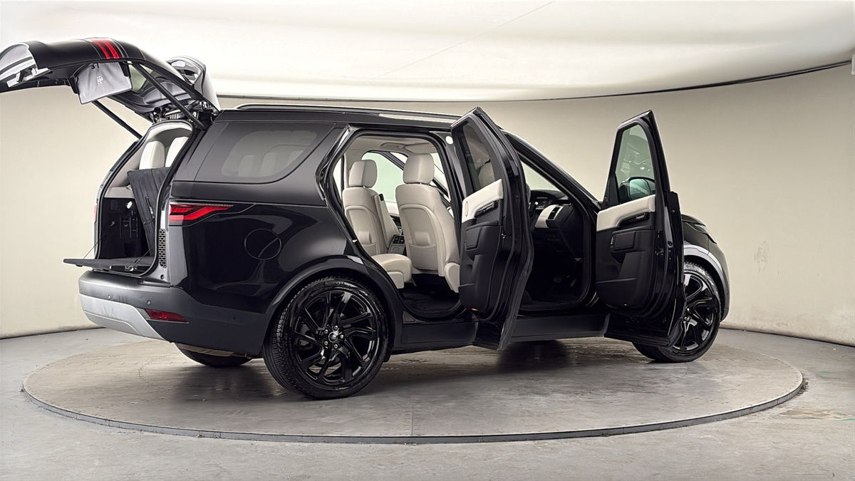 More views of Land Rover Discovery