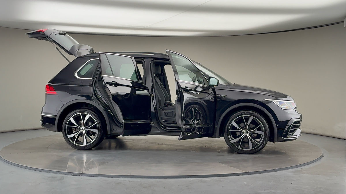 More views of Volkswagen Tiguan