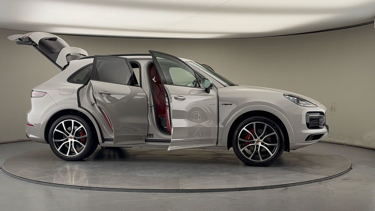 More views of Porsche Cayenne