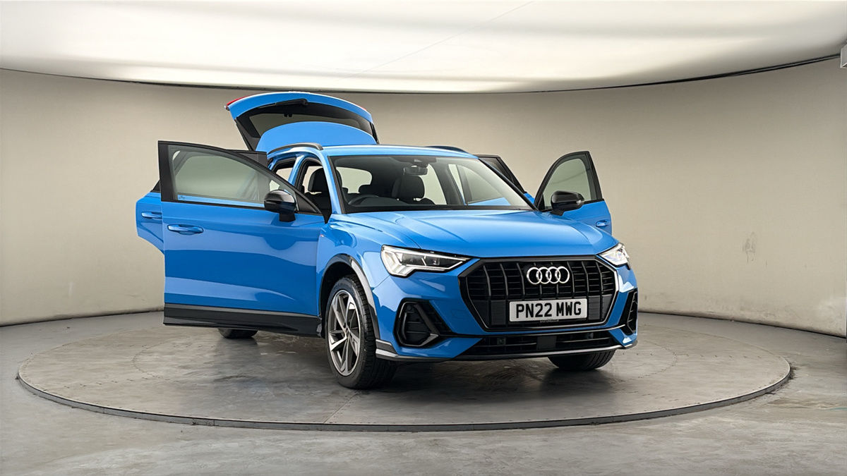 More views of Audi Q3