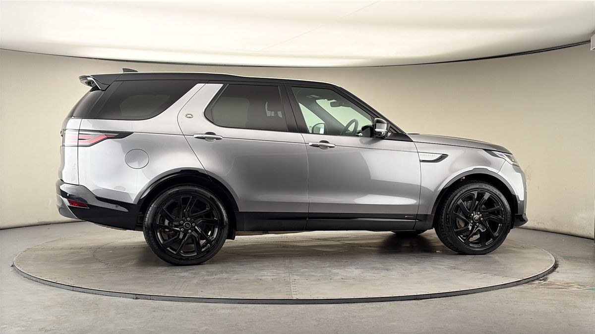More views of Land Rover Discovery