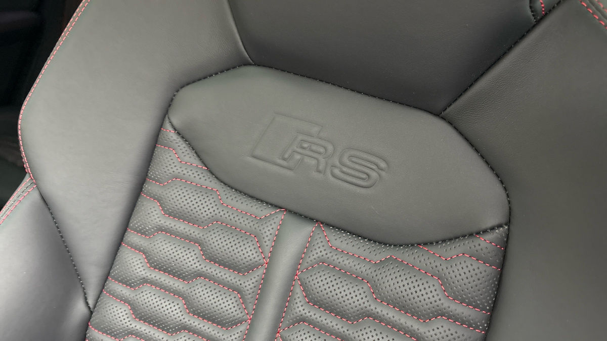 Audi RSQ8 Image 28