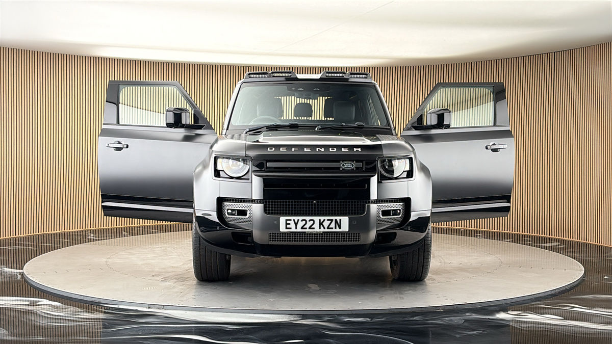 More views of Land Rover Defender 90