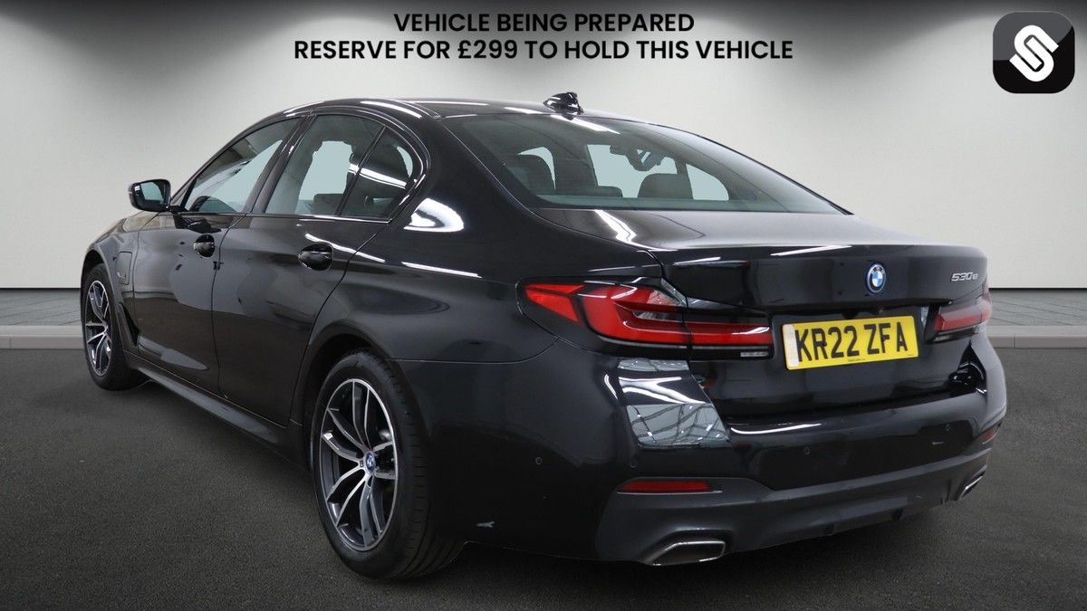 BMW 5 Series Image 3